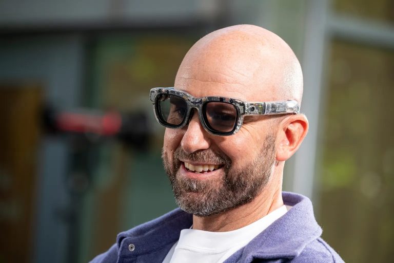 Pourquoi la démonstration des lunettes IA de Zuckerberg a-t-elle échoué ? Le directeur technique de Meta révèle les failles techniques.